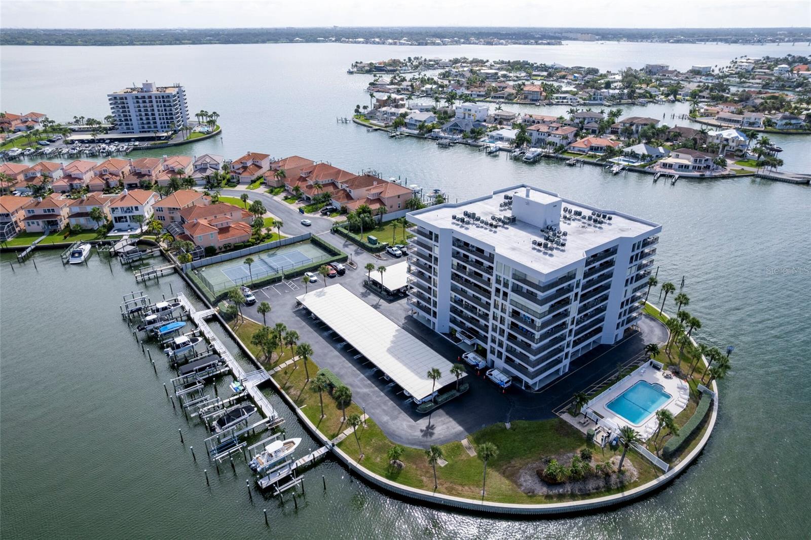 Image 9 of 50 For 1651 Sand Key Estates Court 77