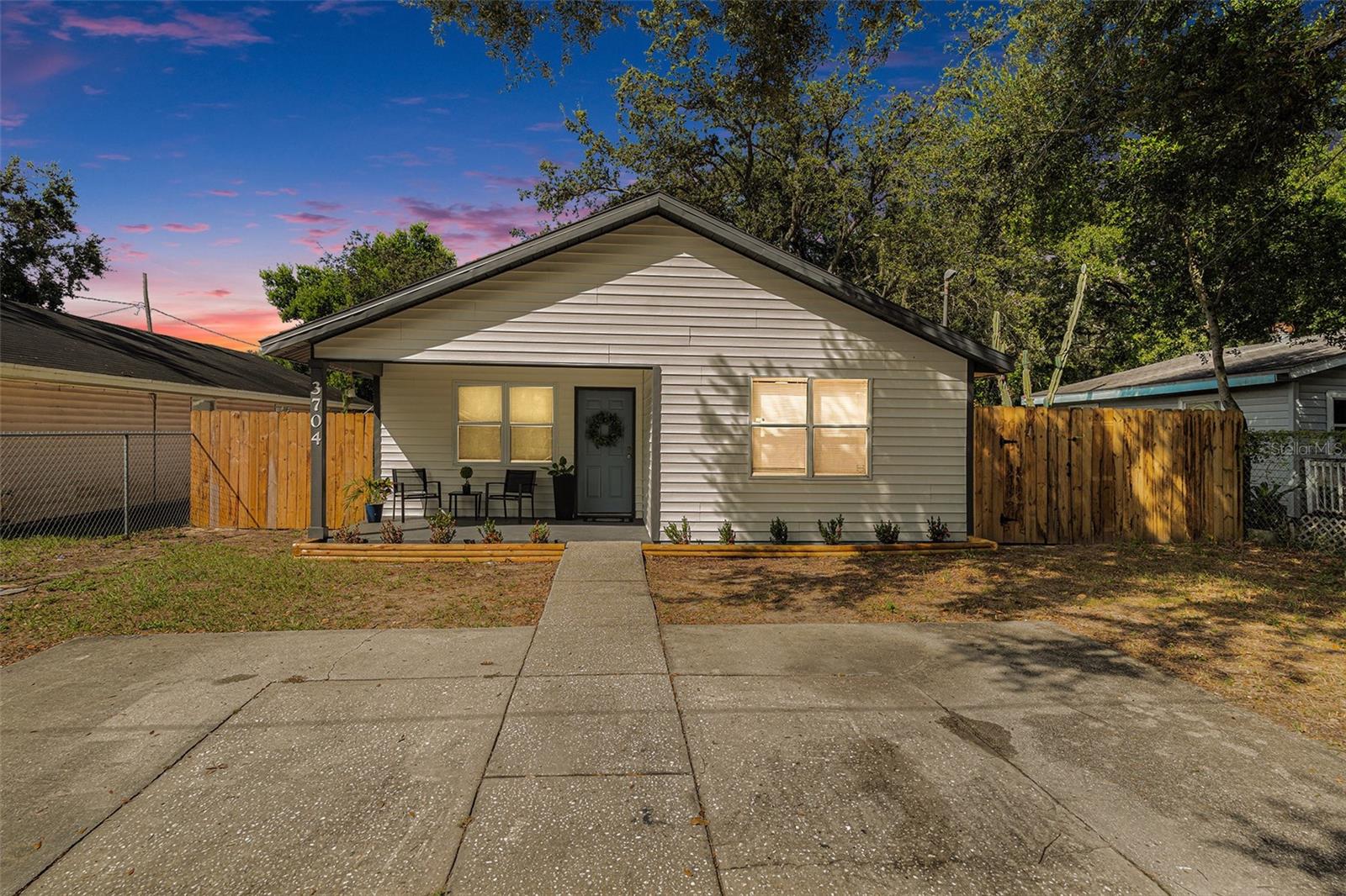 Image 18 of 21 For 3704 Carroway Street