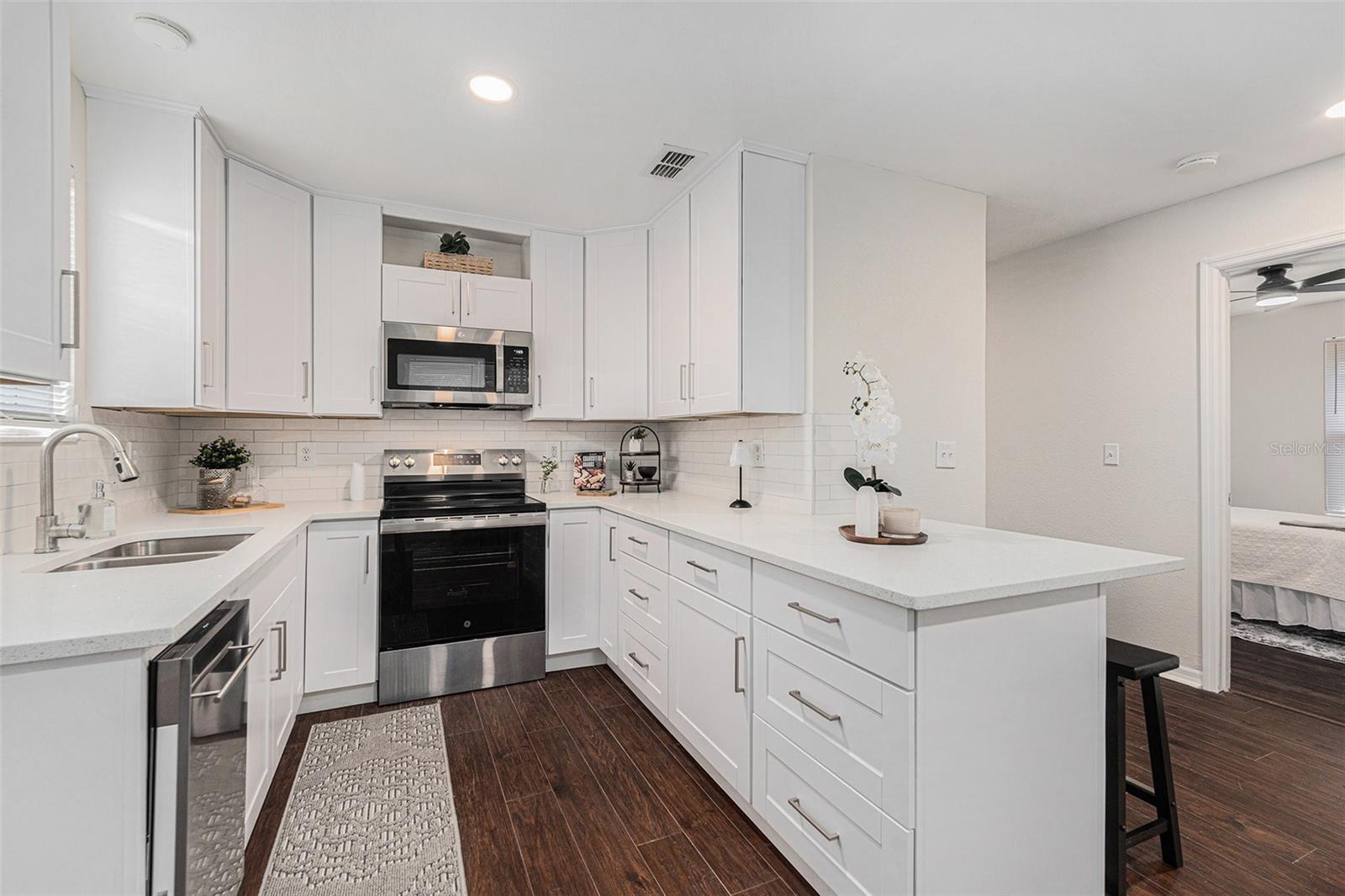 Image 6 of 21 For 3704 Carroway Street