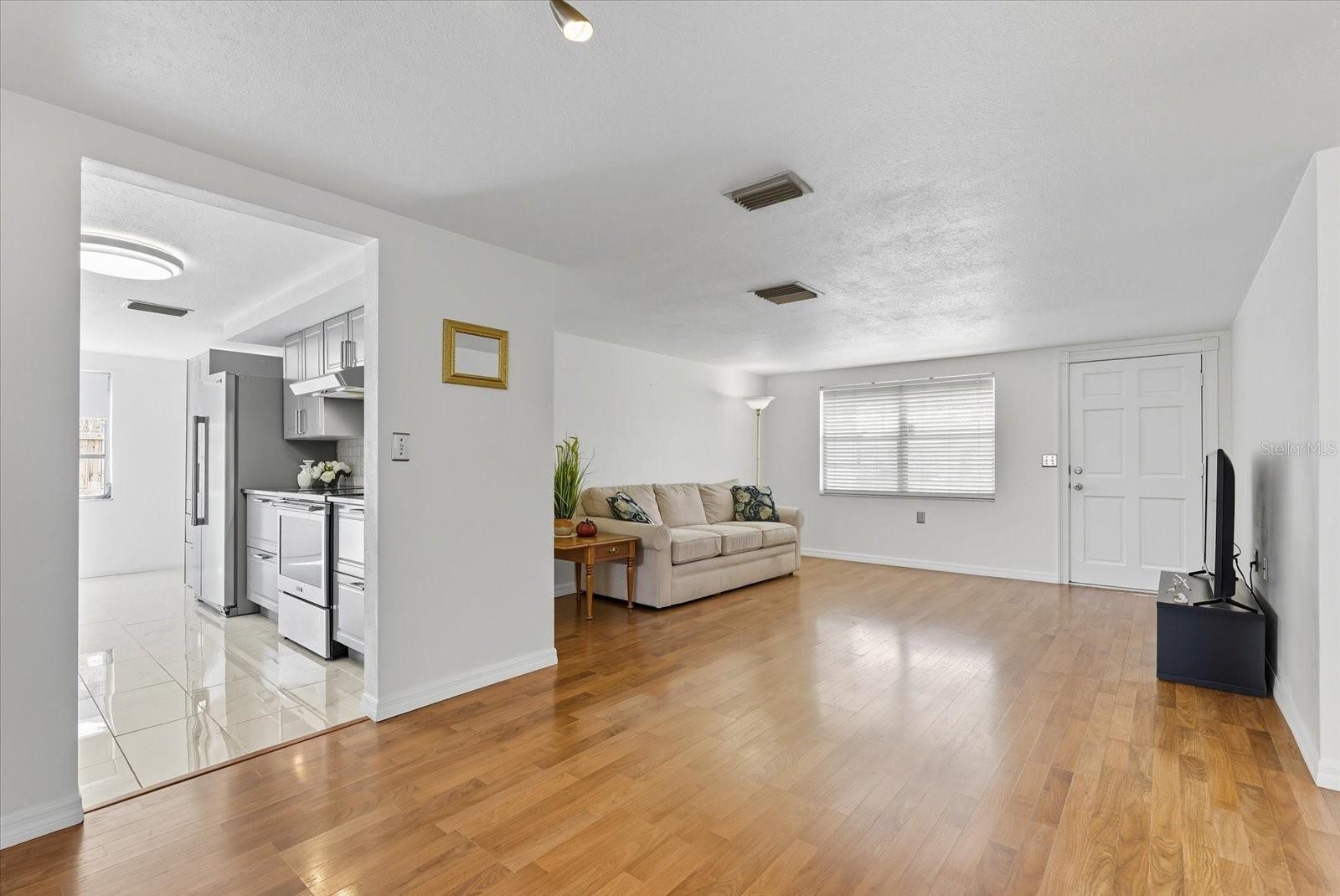 Image 11 of 45 For 5729 Mosaic Drive