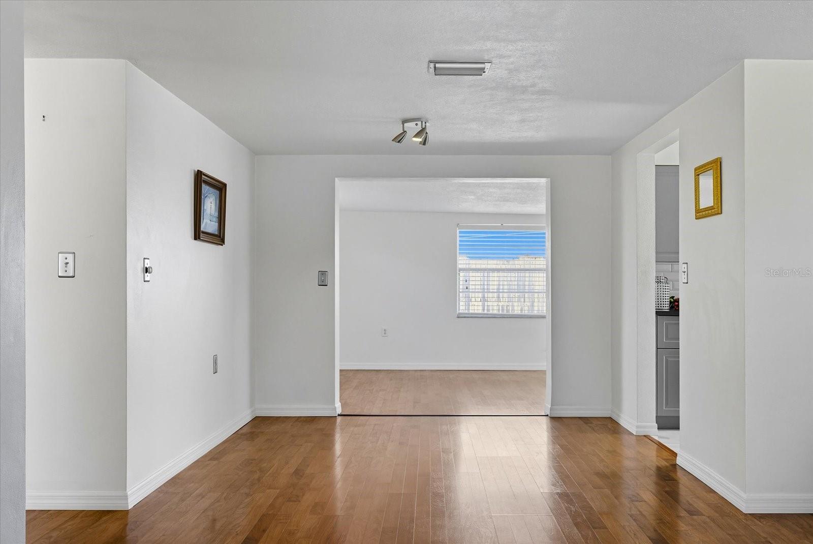 Image 8 of 45 For 5729 Mosaic Drive