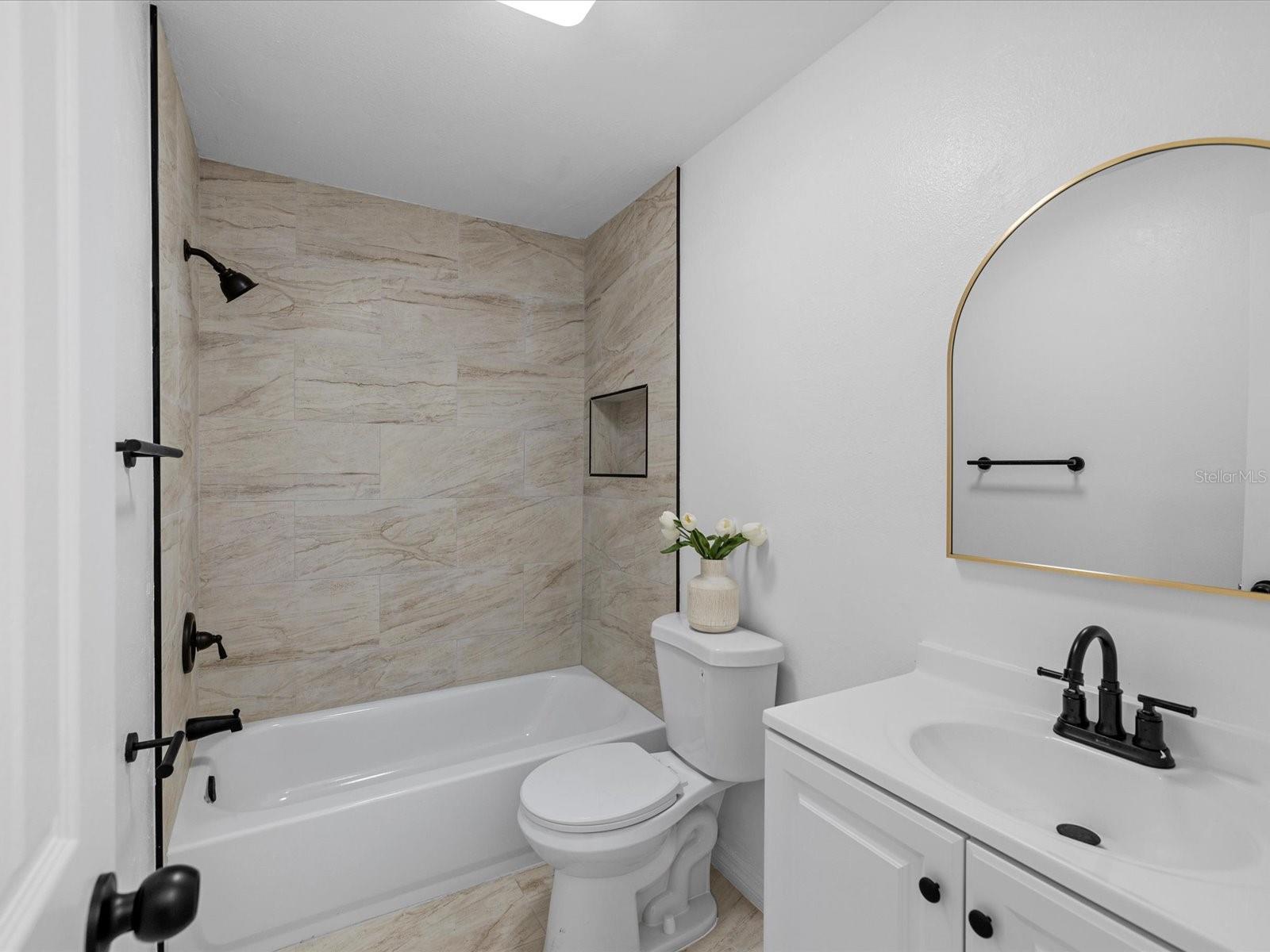 Image 18 of 39 For 10005 88th Street