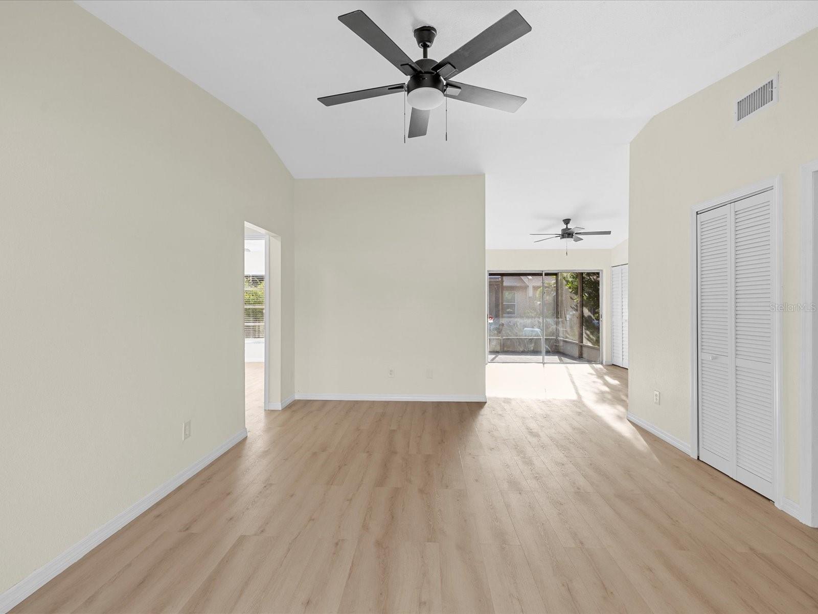 Image 7 of 39 For 10005 88th Street