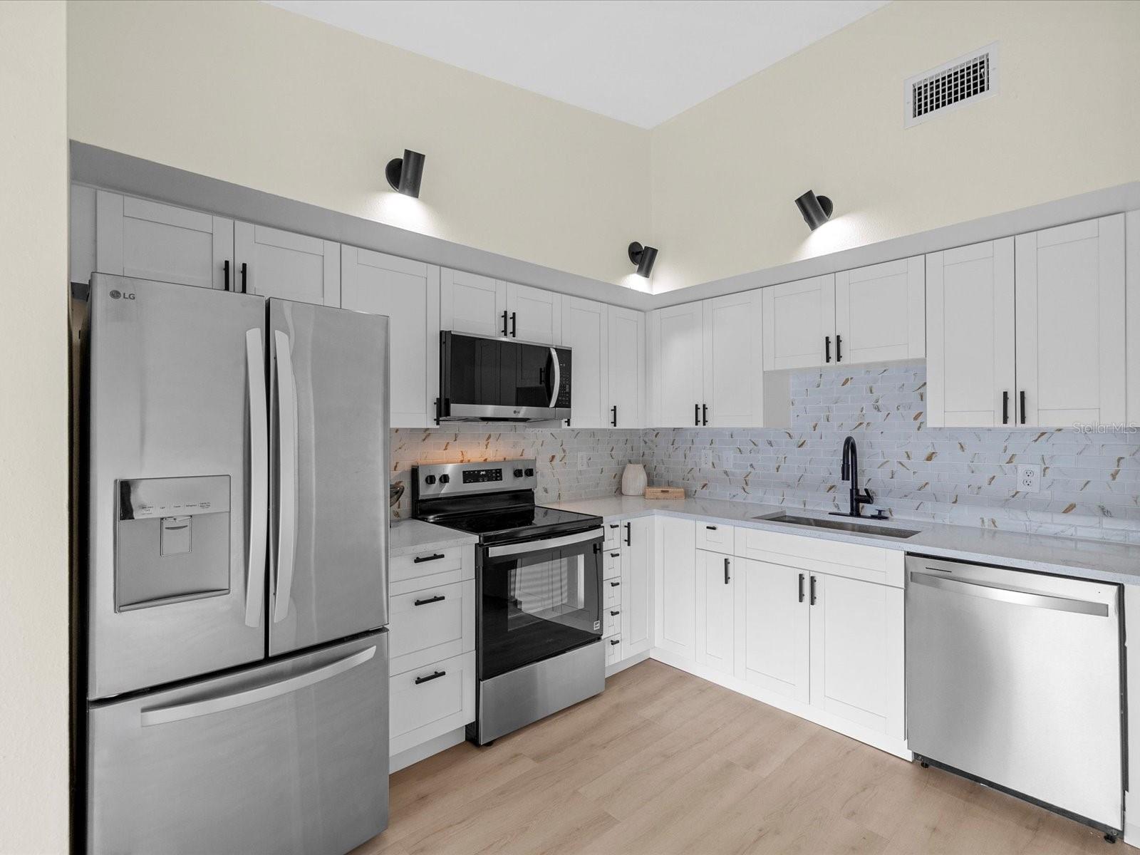 Image 9 of 39 For 10005 88th Street