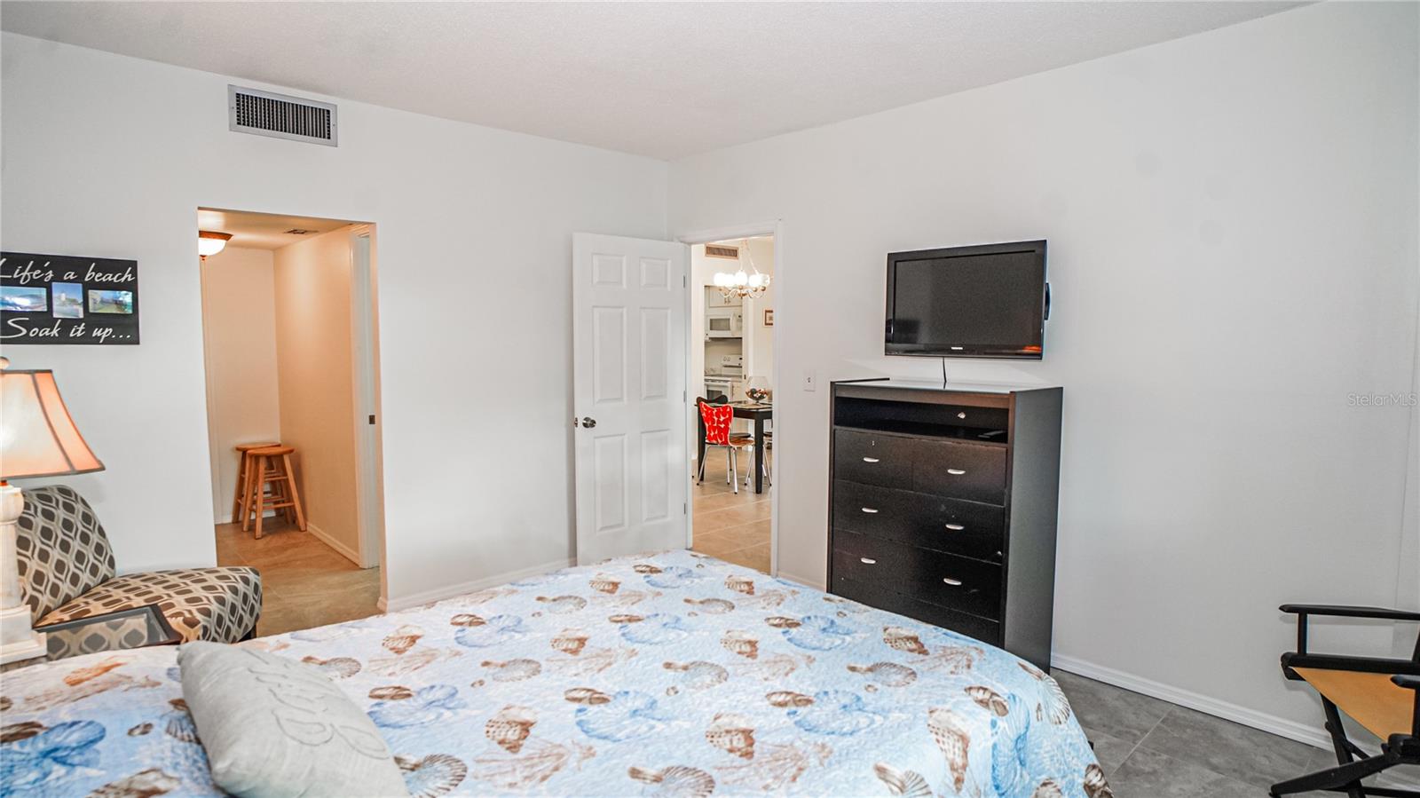 Image 11 of 25 For 420 64th Avenue 101