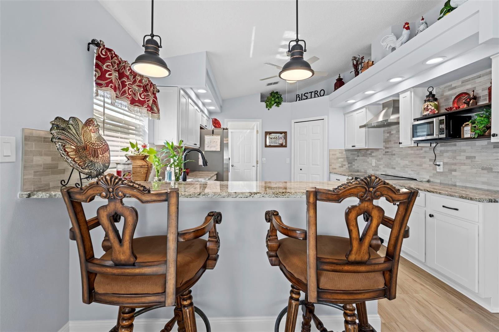 Listing photo id 25 for 412 Mistwood Court