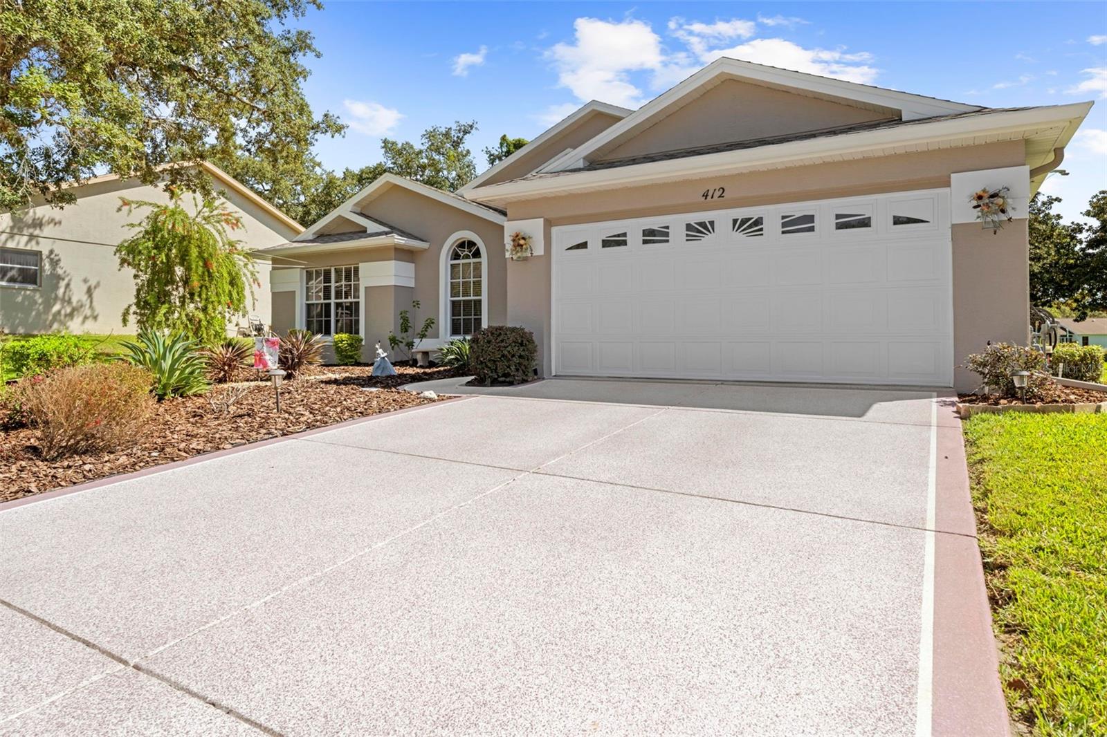 Listing photo id 2 for 412 Mistwood Court