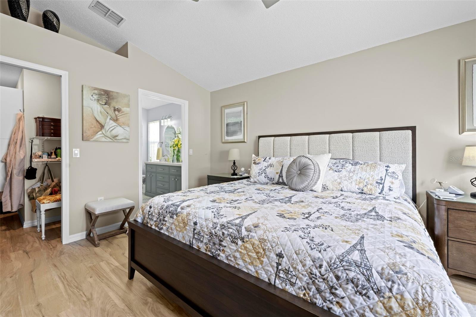 Listing photo id 38 for 412 Mistwood Court