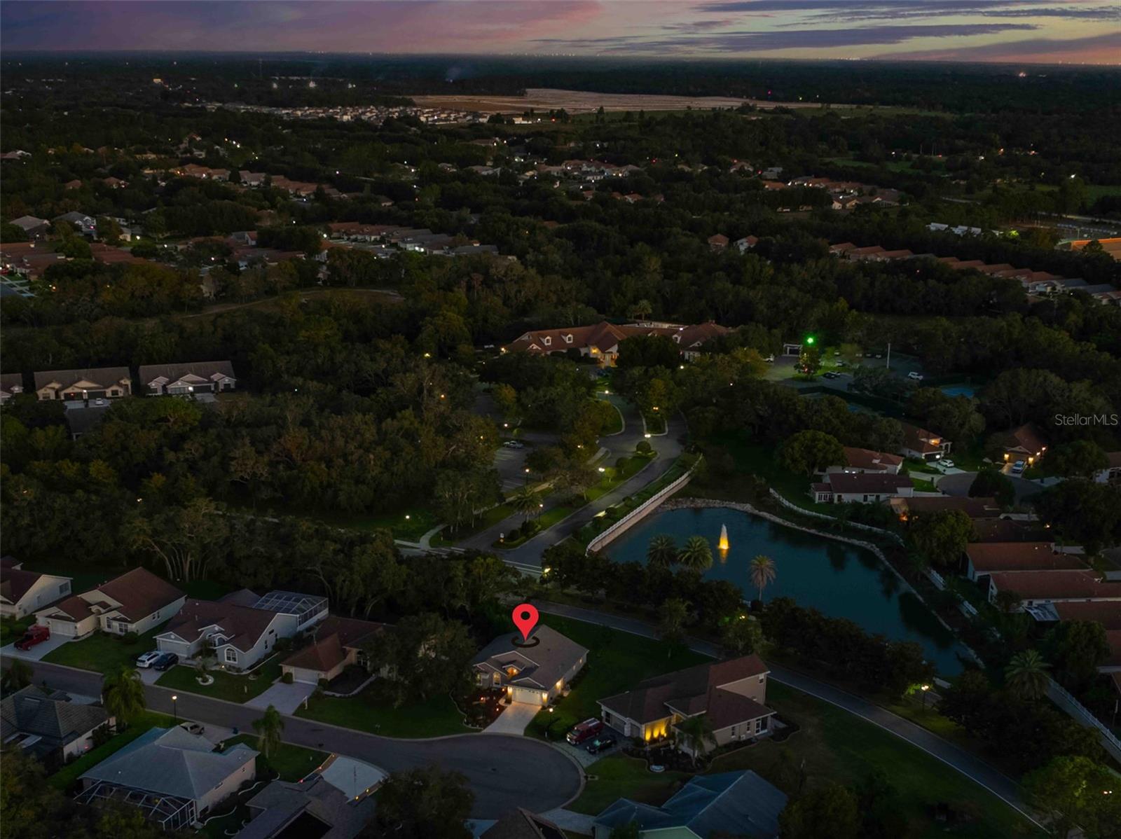 Listing photo id 3 for 412 Mistwood Court