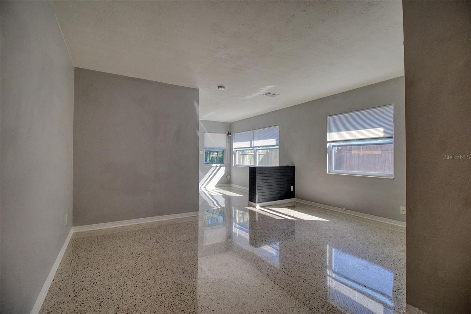 Image 11 of 19 For 634 15 Avenue S