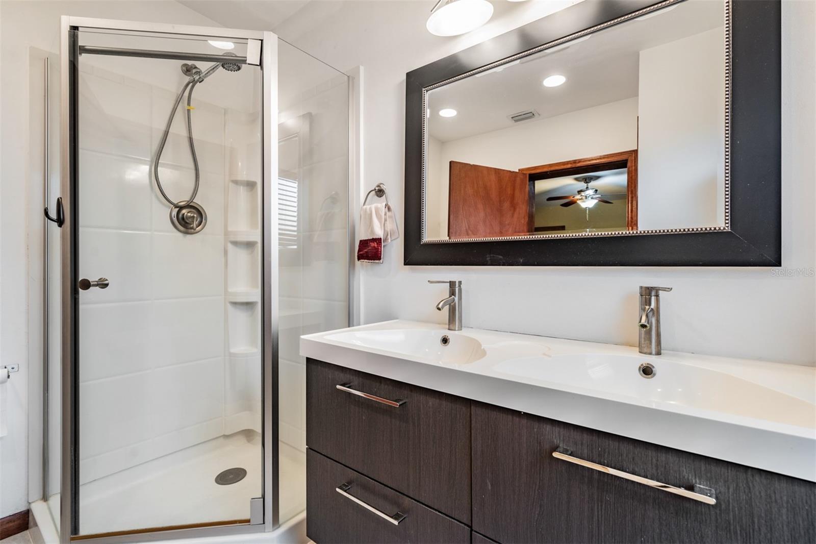 Image 25 of 36 For 5927 3rd Avenue N