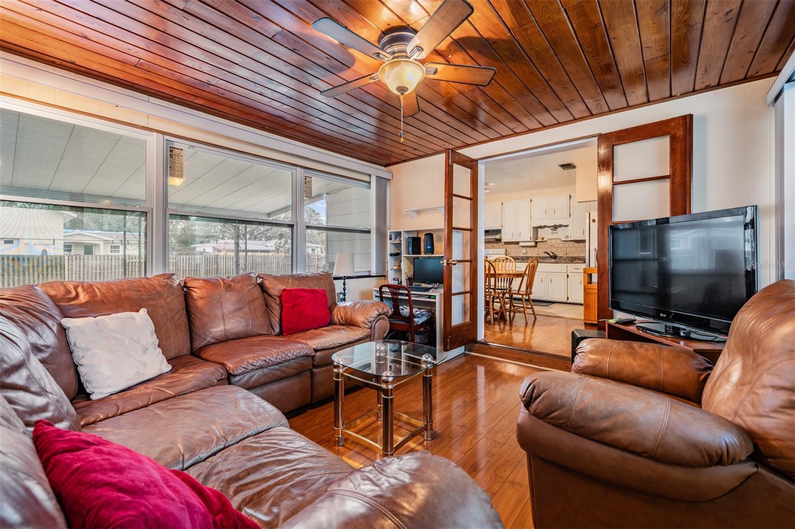 Image 3 of 36 For 5927 3rd Avenue N