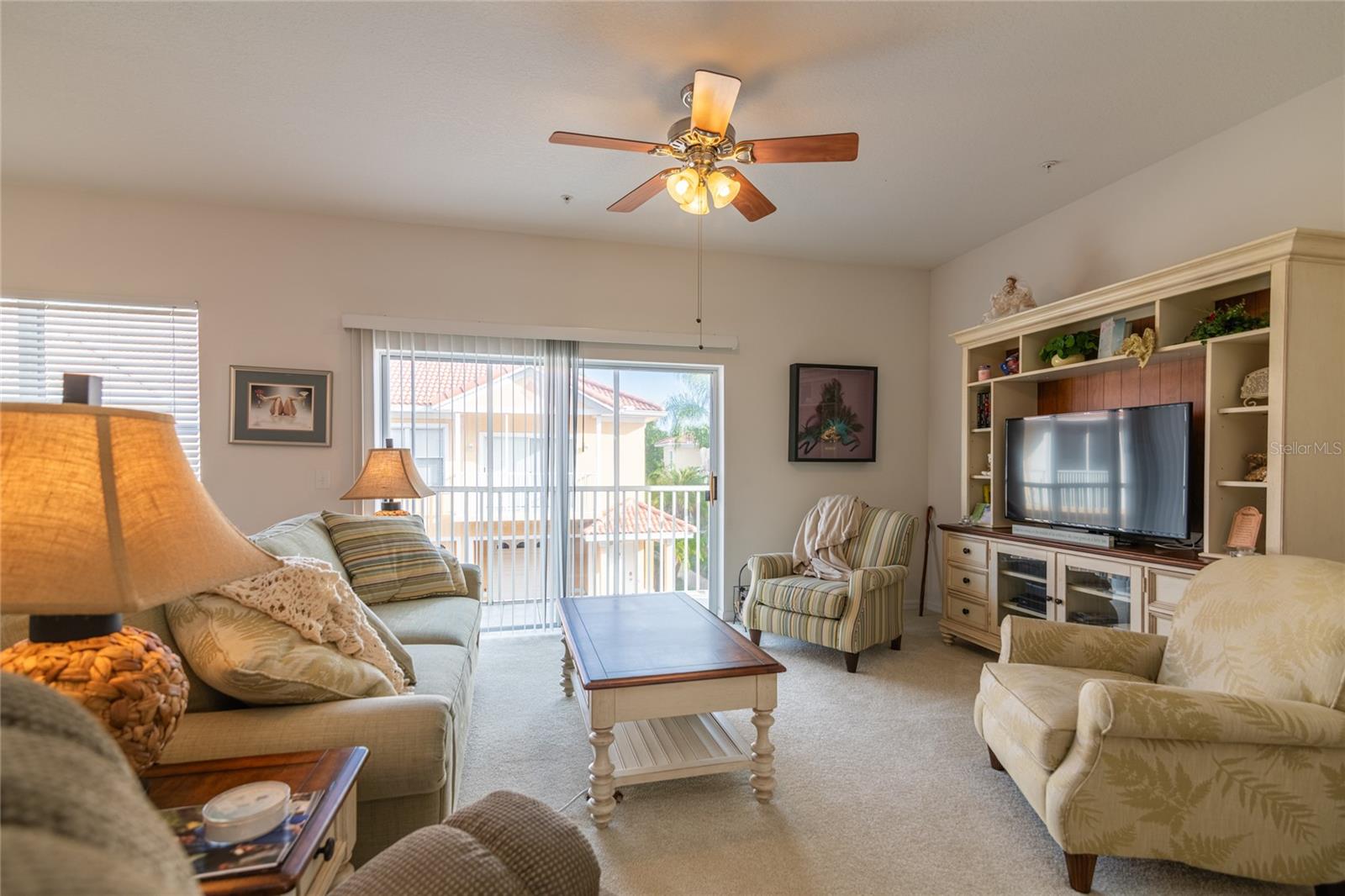 Image 10 of 38 For 21008 Sunpoint Way 203