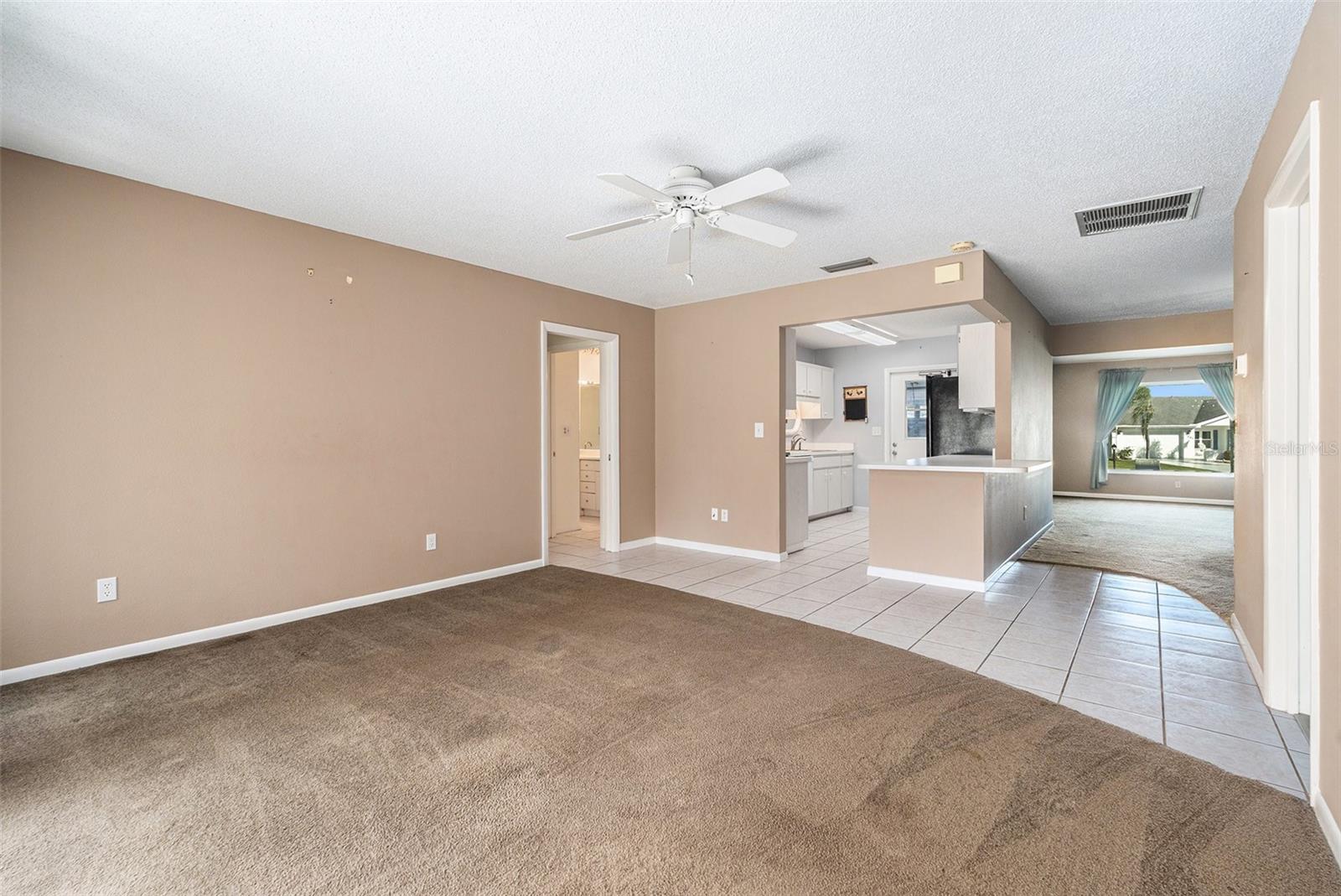 Image 11 of 35 For 382 Club Manor Drive
