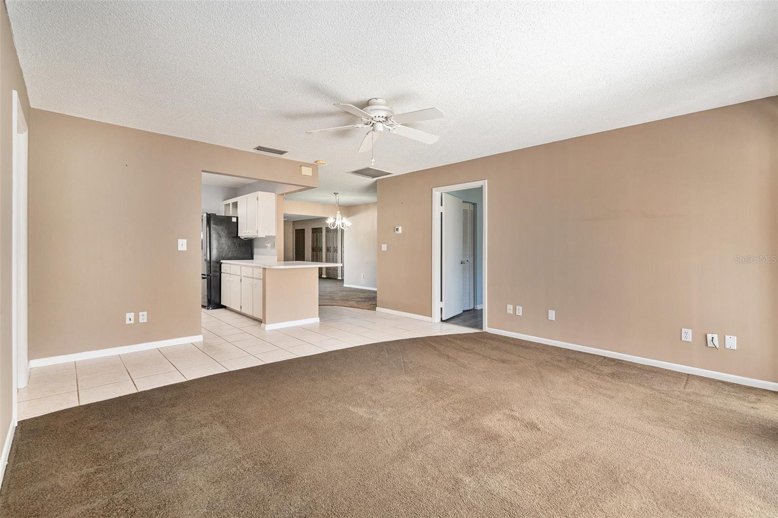 Image 12 of 35 For 382 Club Manor Drive