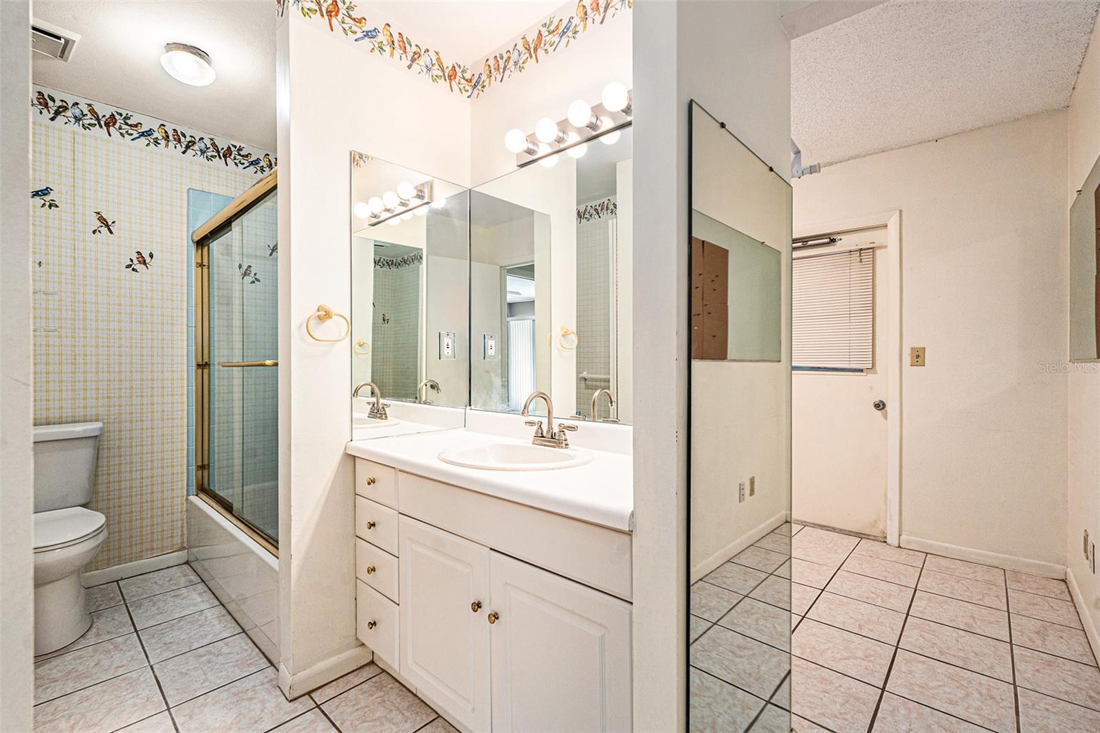 Image 19 of 35 For 382 Club Manor Drive