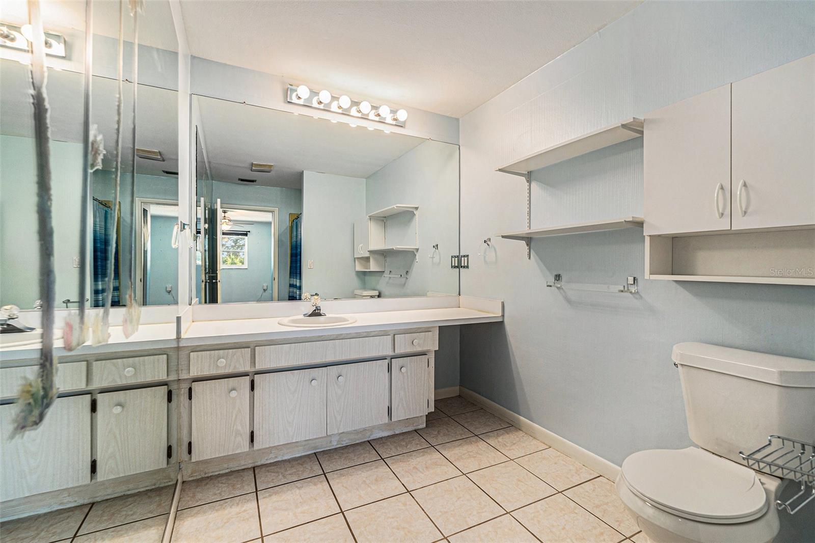 Image 23 of 35 For 382 Club Manor Drive