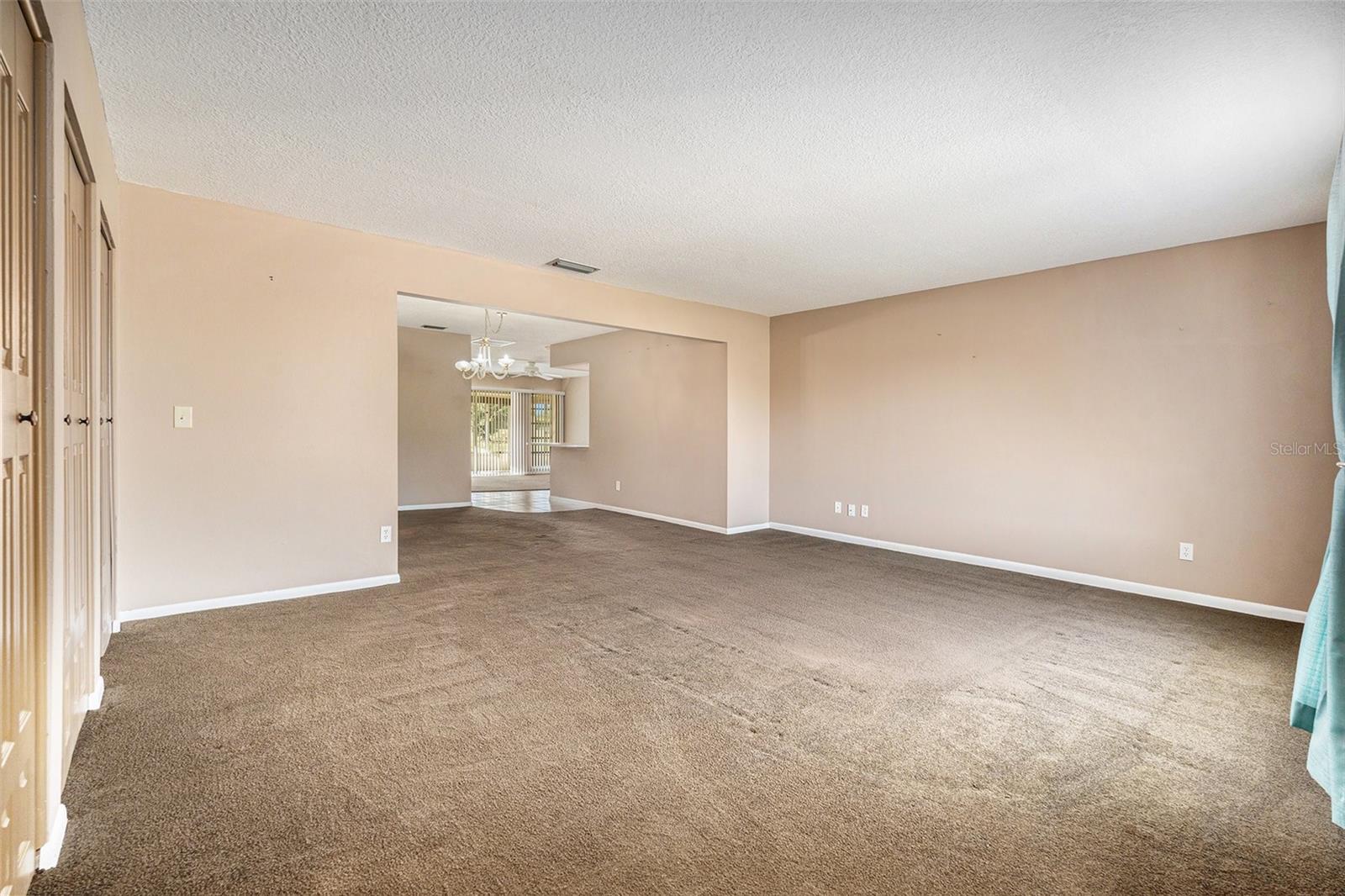 Image 6 of 35 For 382 Club Manor Drive