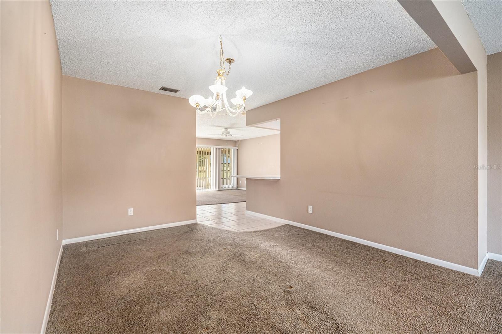 Image 8 of 35 For 382 Club Manor Drive