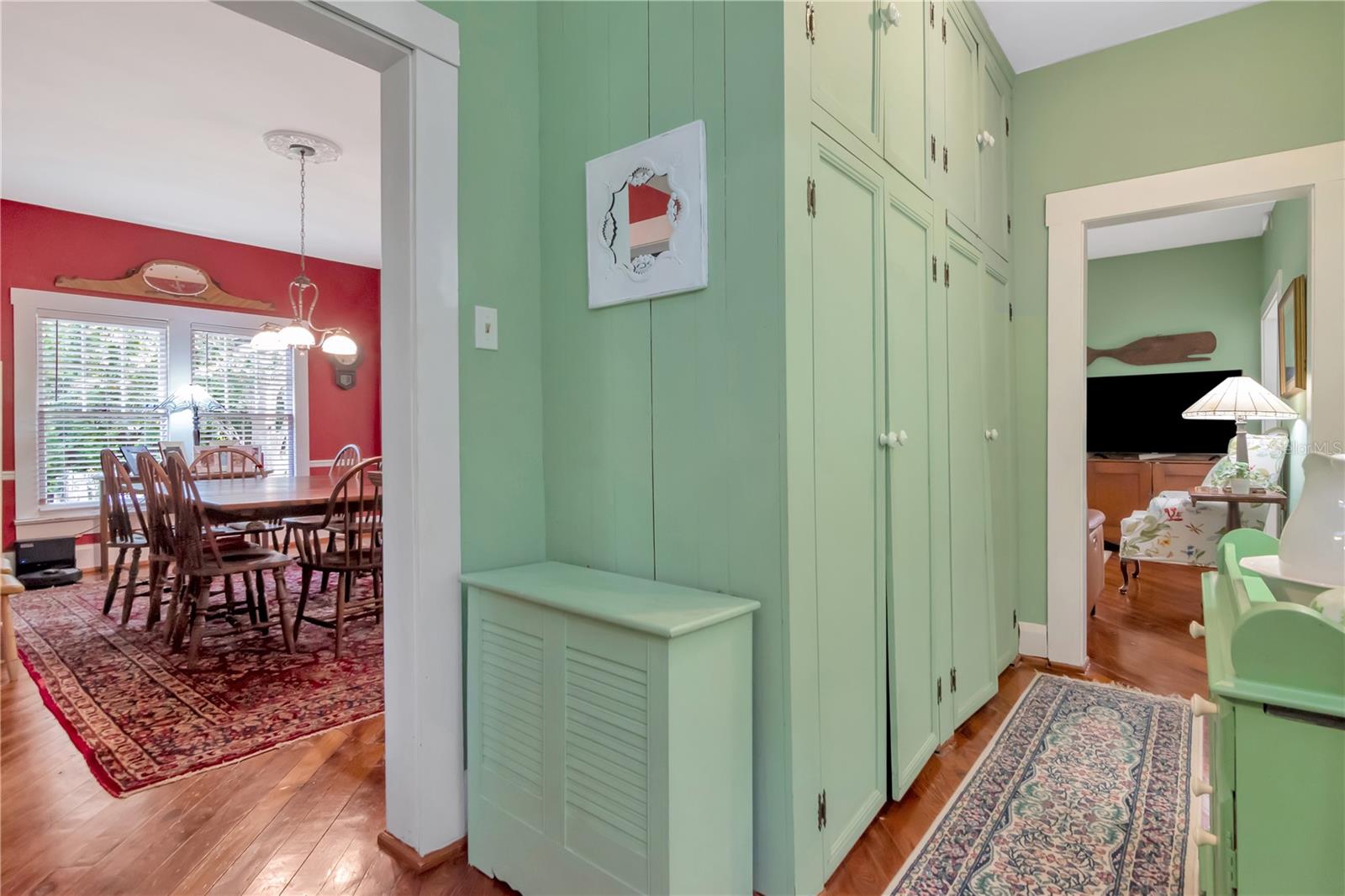 Listing photo id 9 for 128 Montclair Avenue