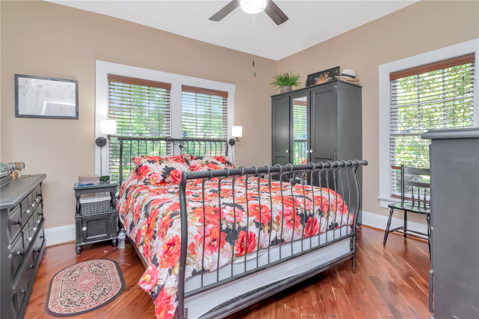 Listing photo id 11 for 128 Montclair Avenue