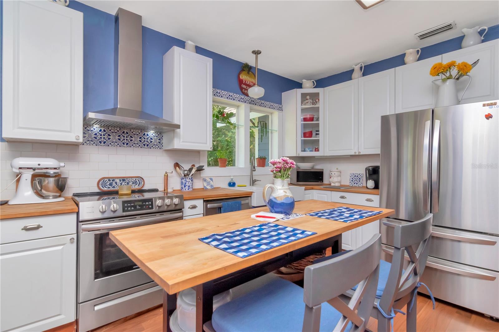 Listing photo id 17 for 128 Montclair Avenue