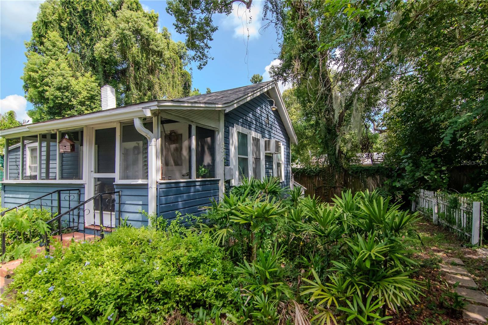 Listing photo id 25 for 128 Montclair Avenue