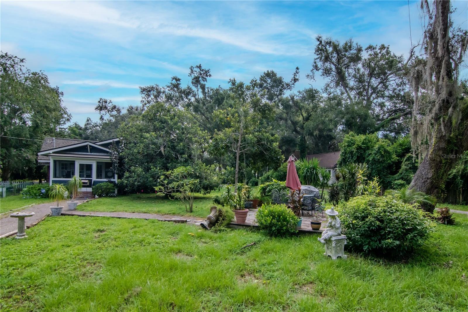 Listing photo id 31 for 128 Montclair Avenue