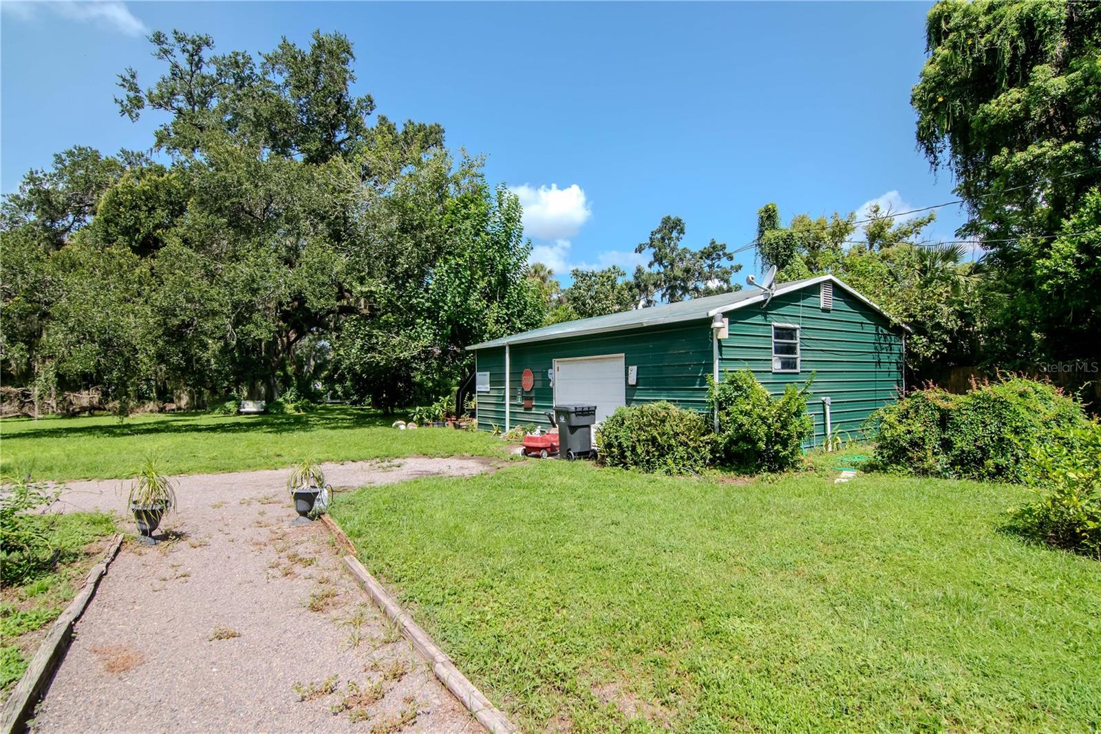 Listing photo id 34 for 128 Montclair Avenue