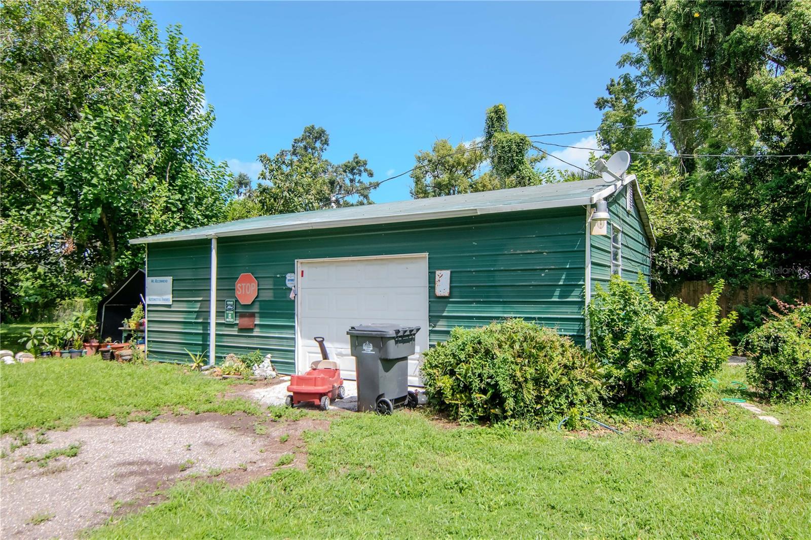 Listing photo id 36 for 128 Montclair Avenue