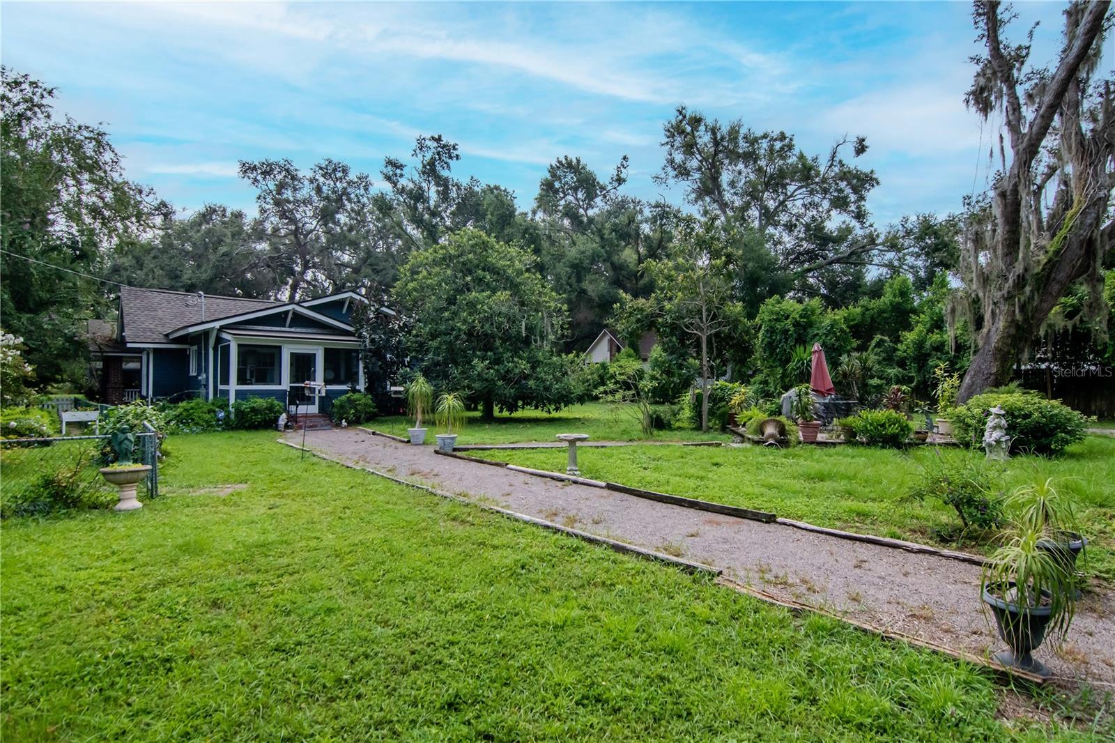 Listing photo id 39 for 128 Montclair Avenue