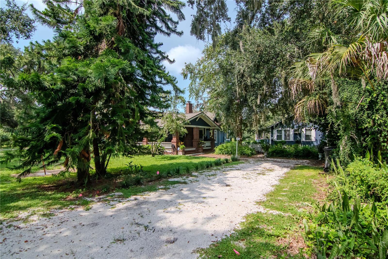Listing photo id 40 for 128 Montclair Avenue
