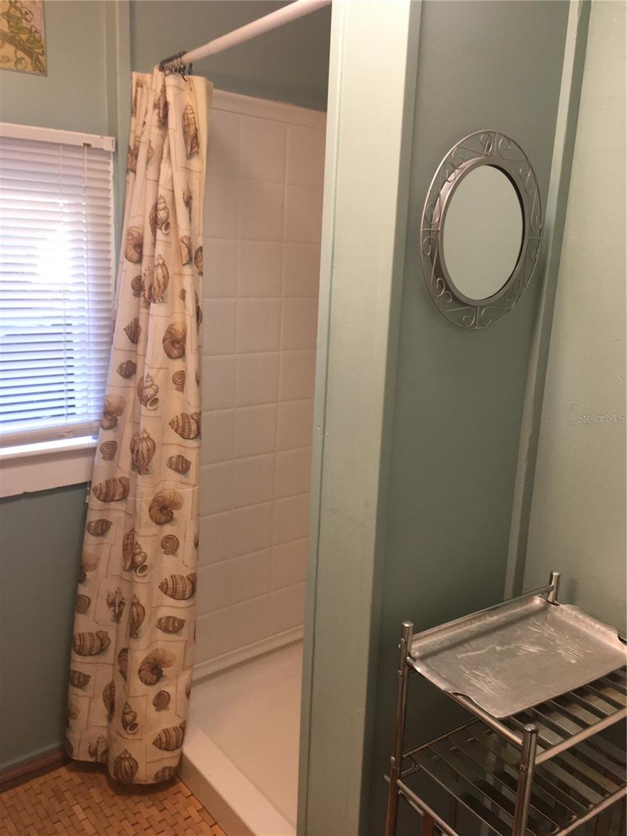 Listing photo id 55 for 128 Montclair Avenue