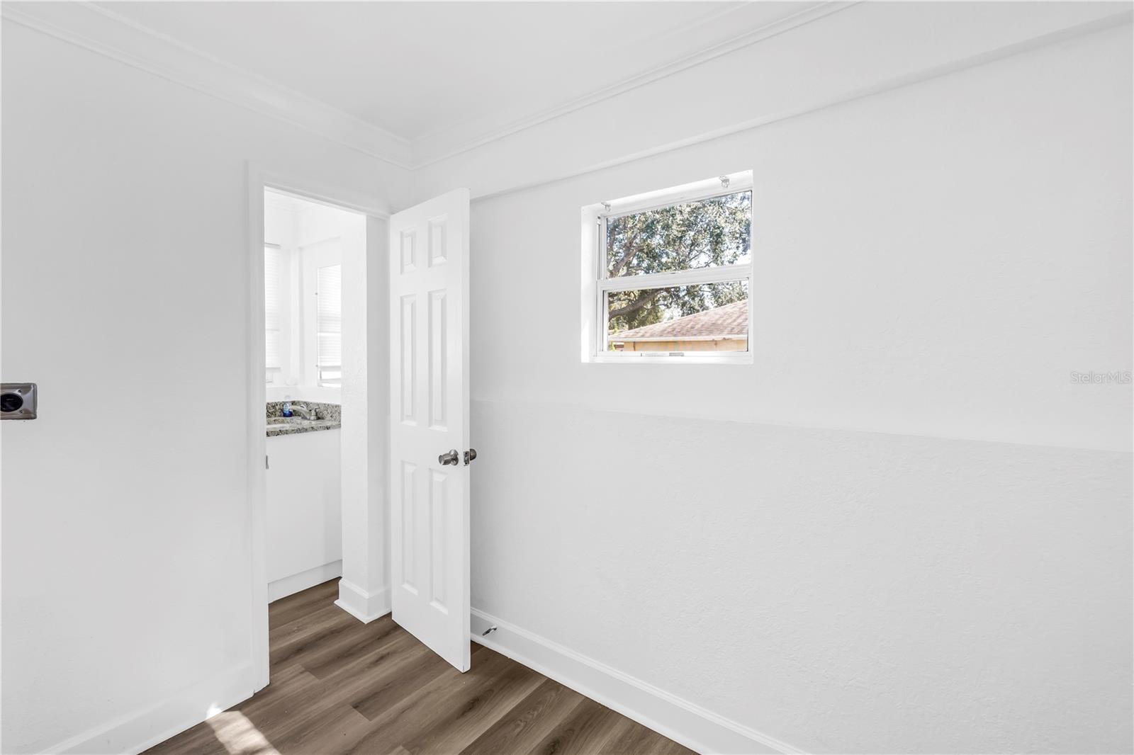 Image 10 of 23 For 4926 4th Avenue S