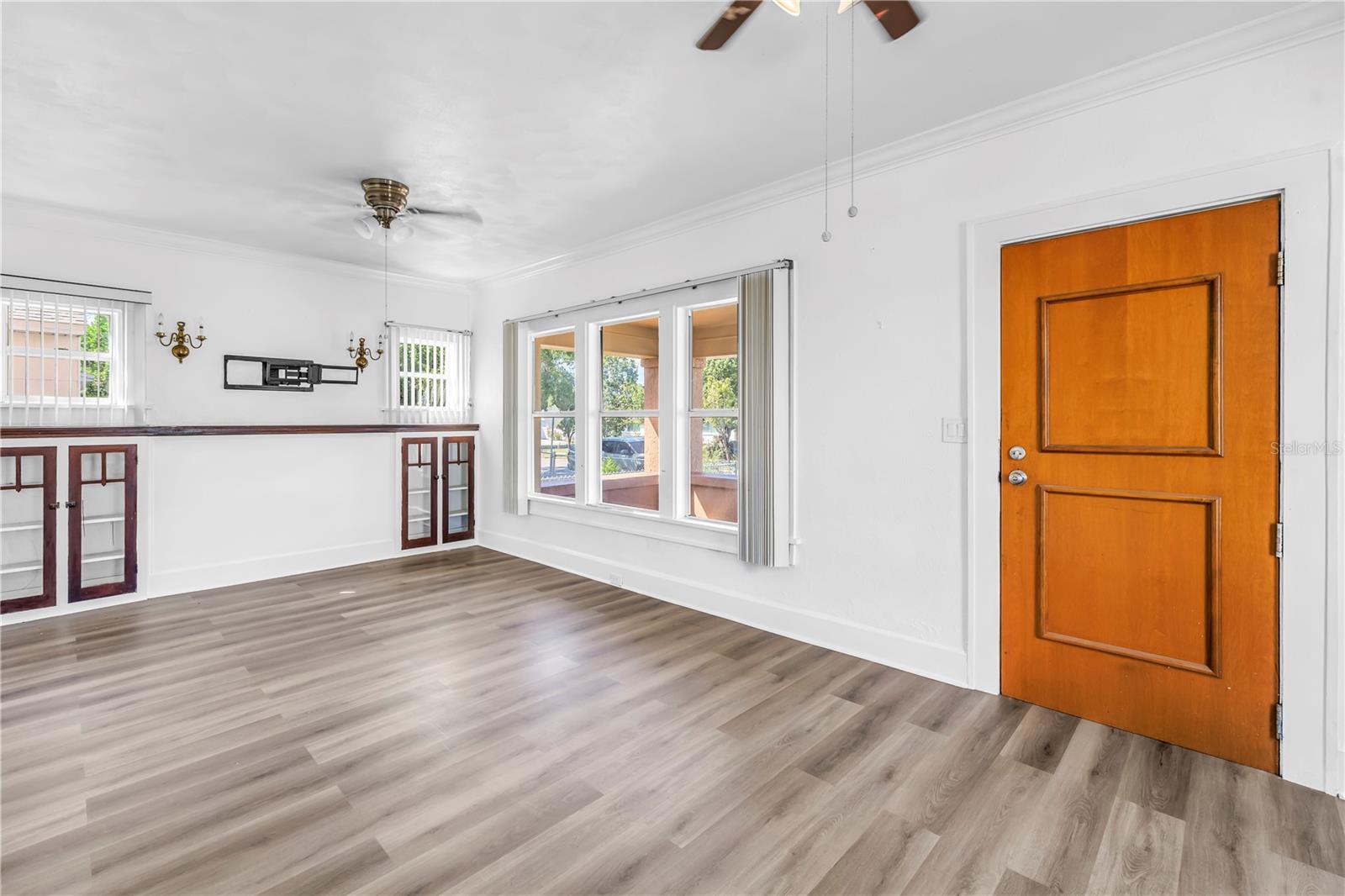 Image 4 of 23 For 4926 4th Avenue S