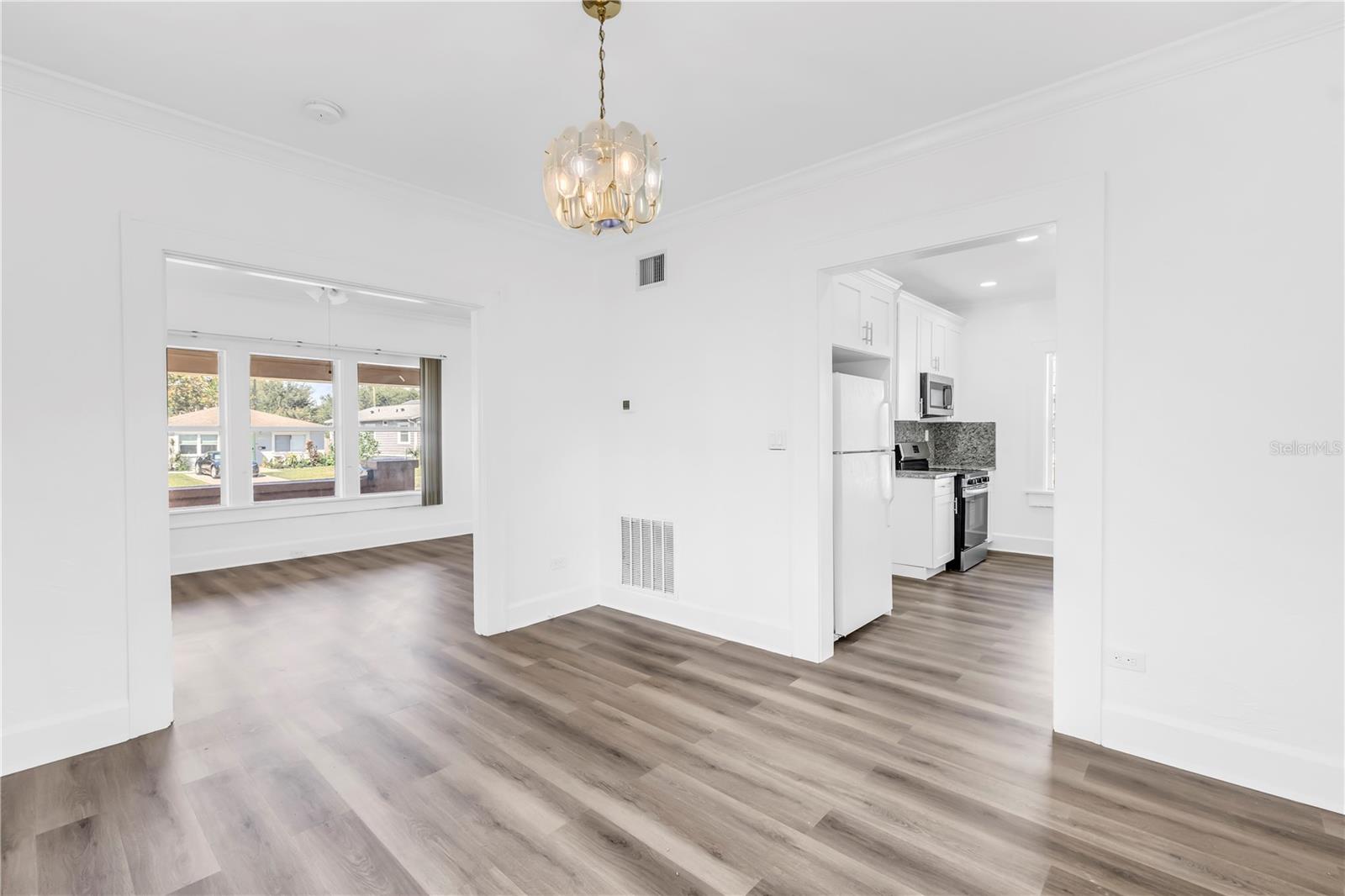 Image 7 of 23 For 4926 4th Avenue S