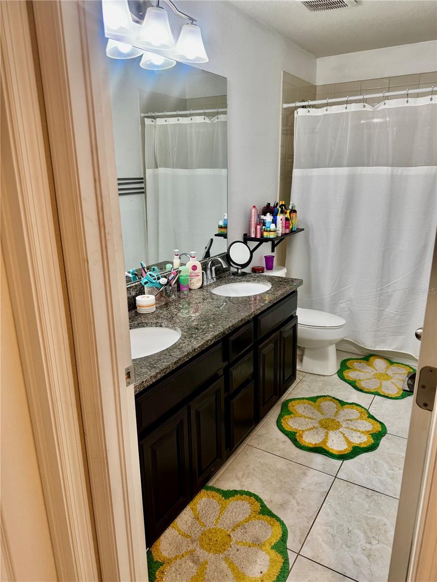 Image 29 of 38 For 11344 Emerald Shore Dr