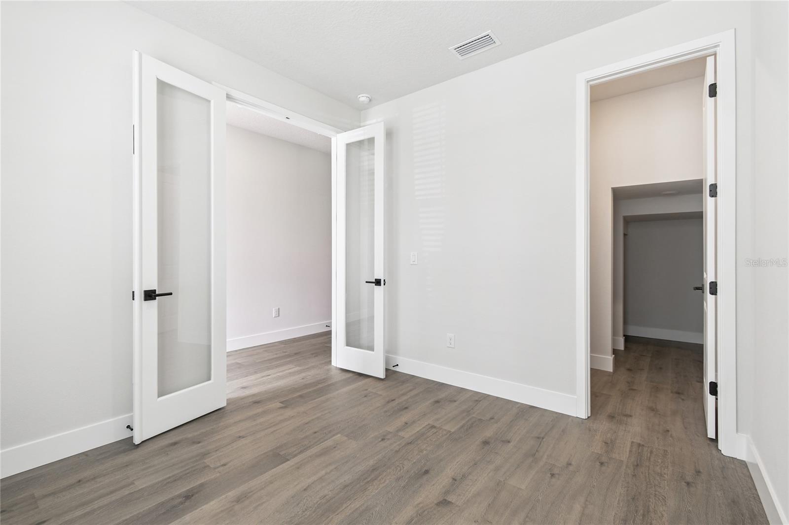 Image 21 of 50 For 4017 Cass