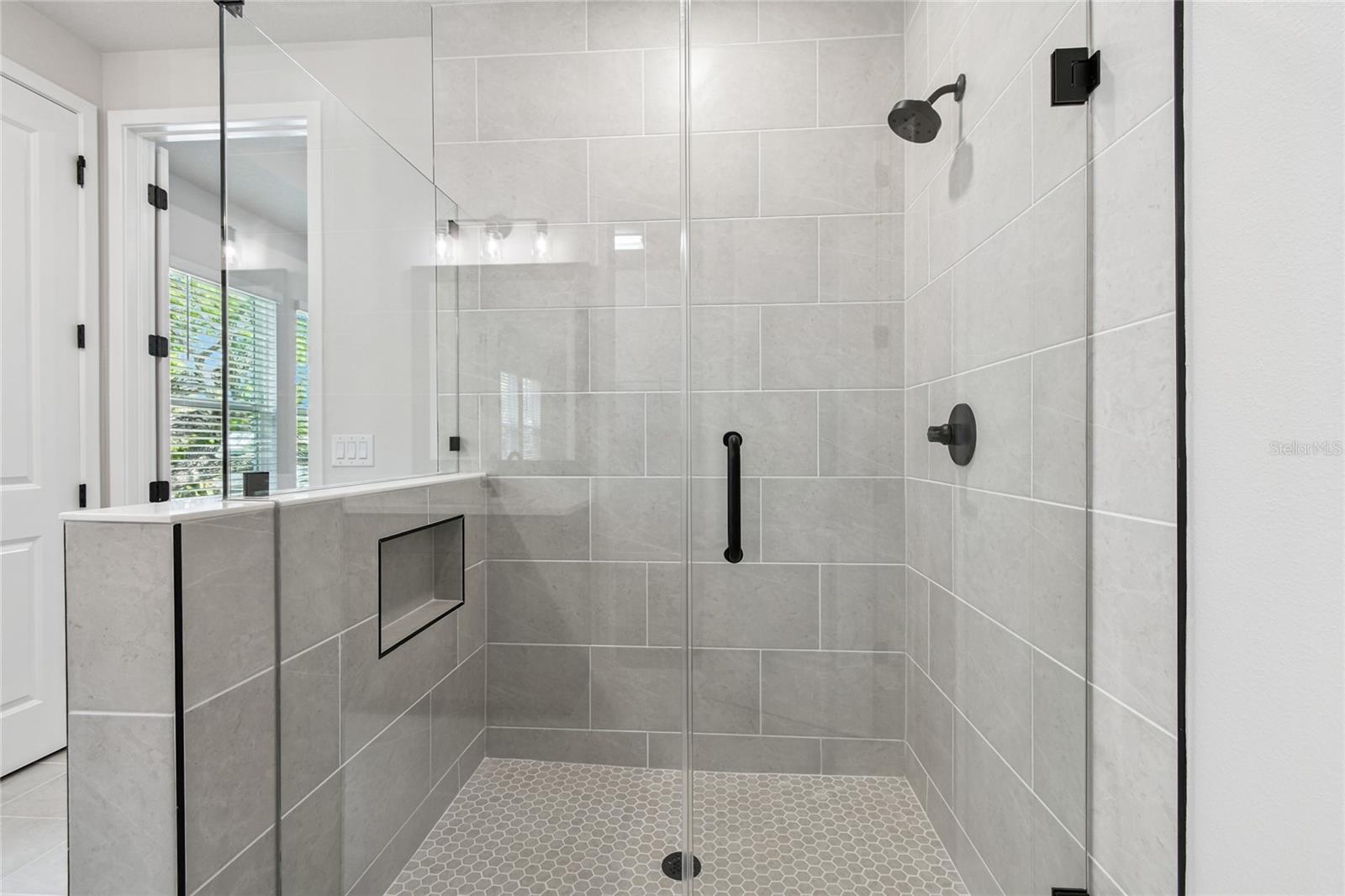 Image 32 of 50 For 4017 Cass