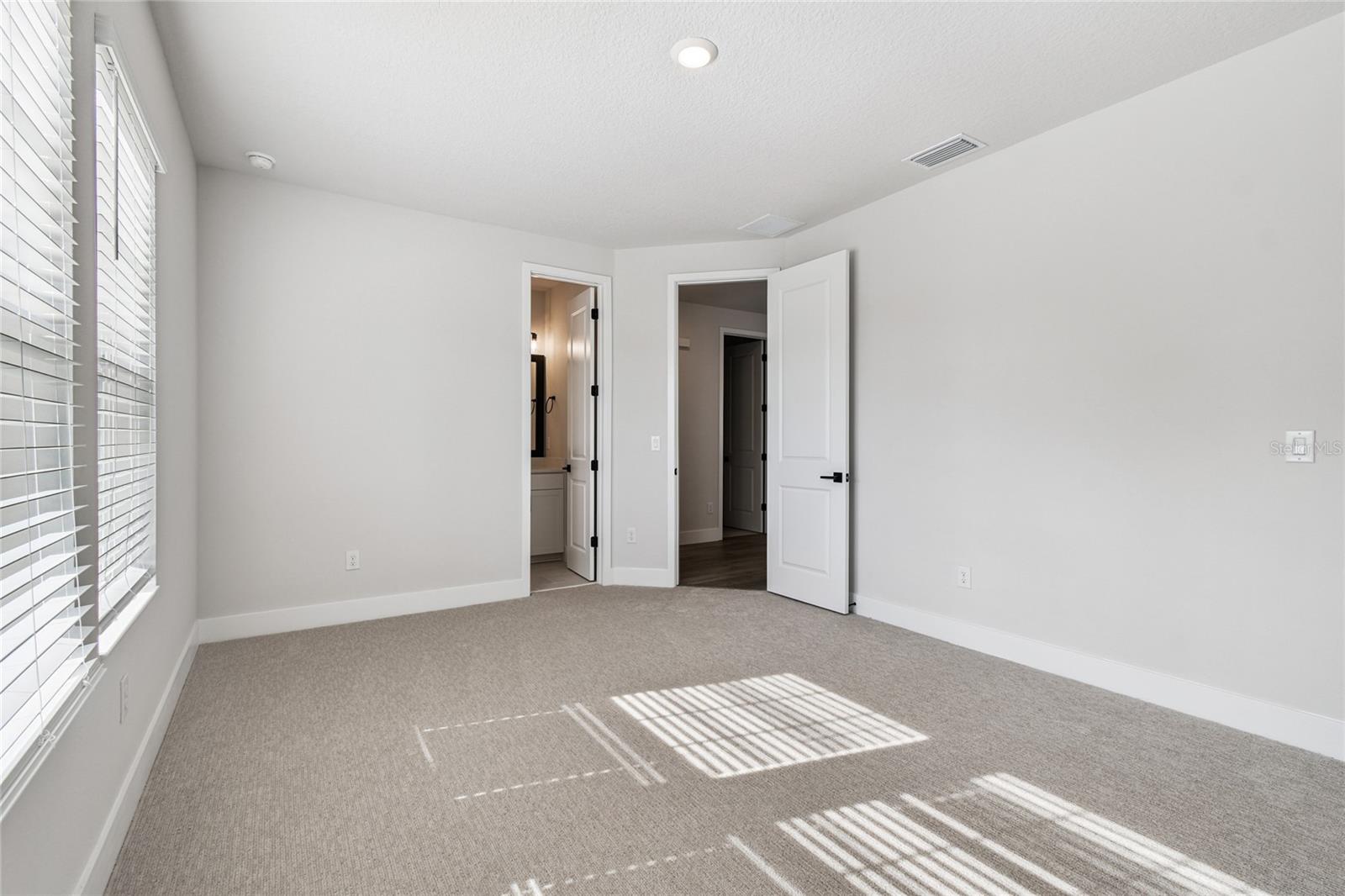 Image 42 of 50 For 4017 Cass