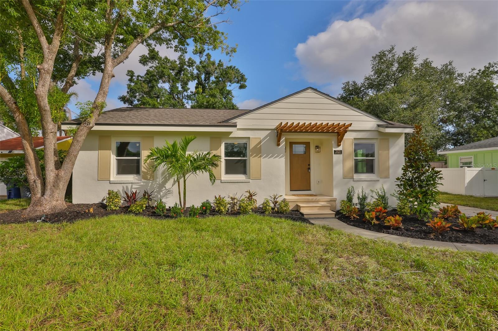 Listing photo id 1 for 2125 Ferris Avenue