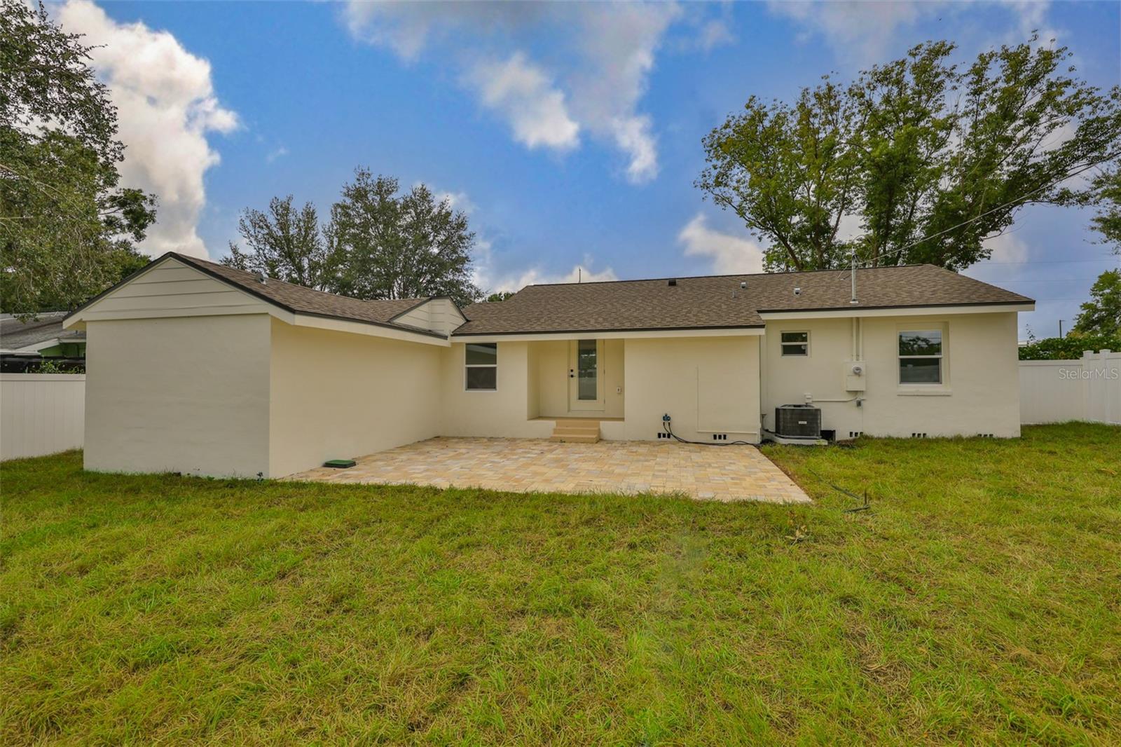 Listing photo id 34 for 2125 Ferris Avenue