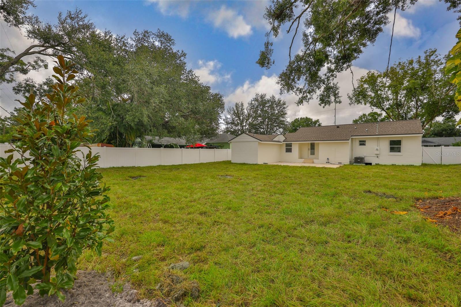 Listing photo id 36 for 2125 Ferris Avenue