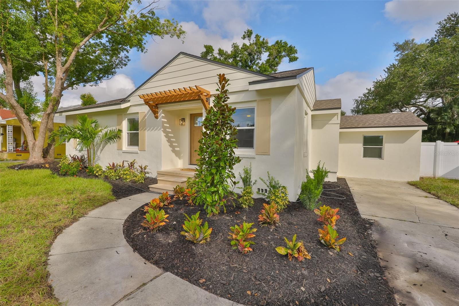 Listing photo id 3 for 2125 Ferris Avenue