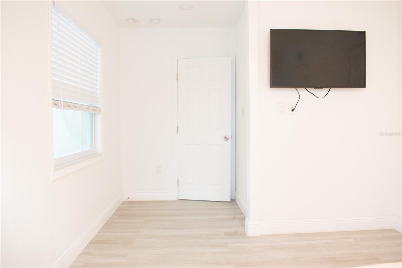 Image 23 of 24 For 5832 Dr Martin Luther King Jr Street N