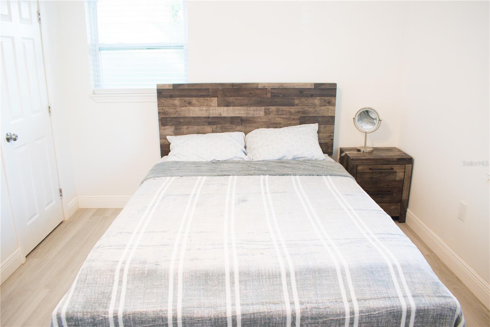 Image 4 of 24 For 5832 Dr Martin Luther King Jr Street N