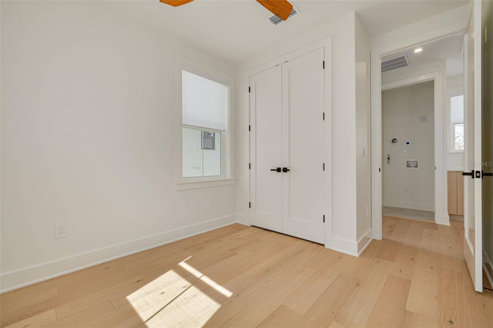 Image 45 of 49 For 431 36th Avenue N