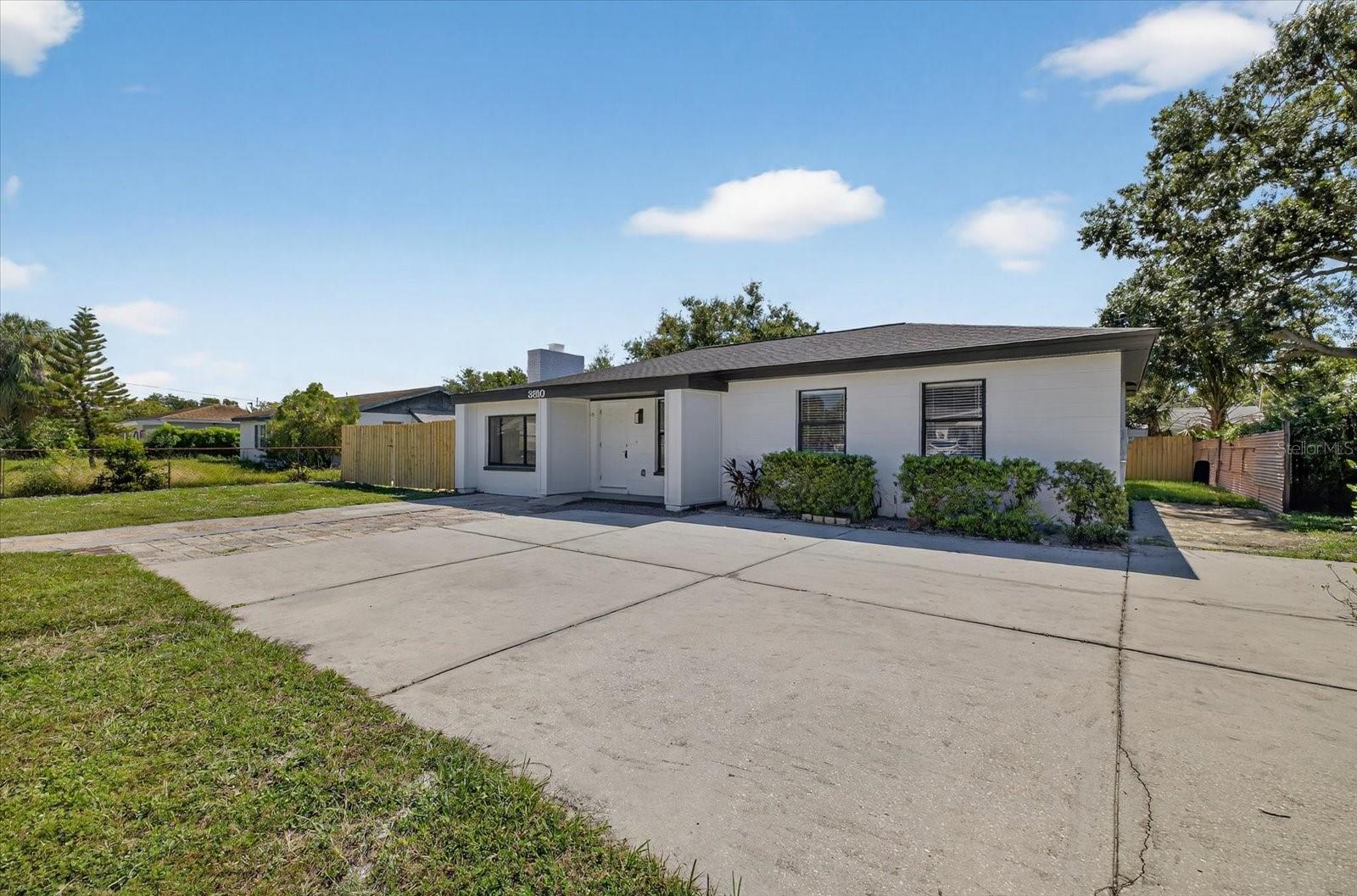 Image 9 of 39 For 3810 Leila Avenue
