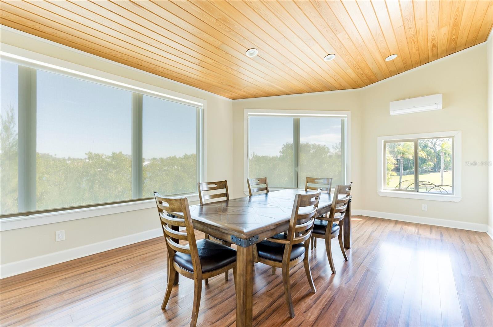 Image 39 of 84 For 2268 Kings Point Drive