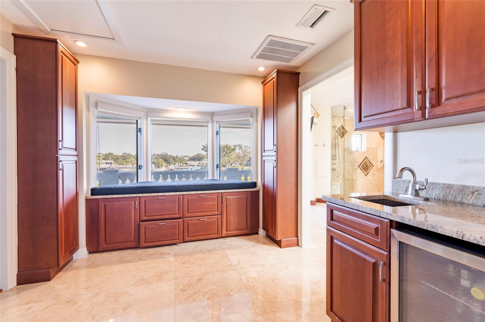 Image 40 of 84 For 2268 Kings Point Drive